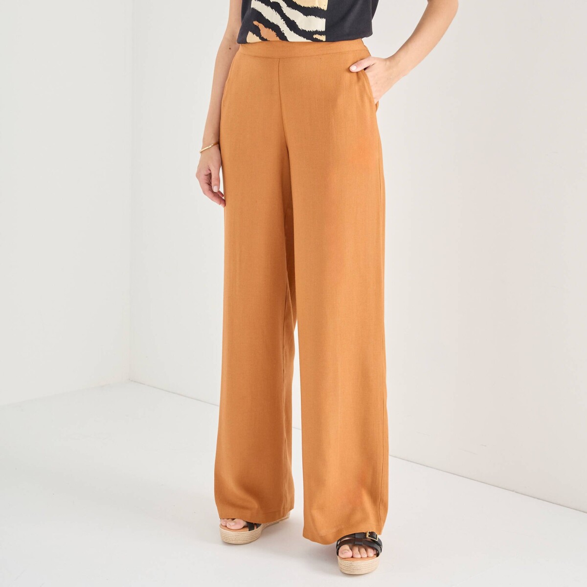 Široké vzdušné nohavice s prímesou ľanu