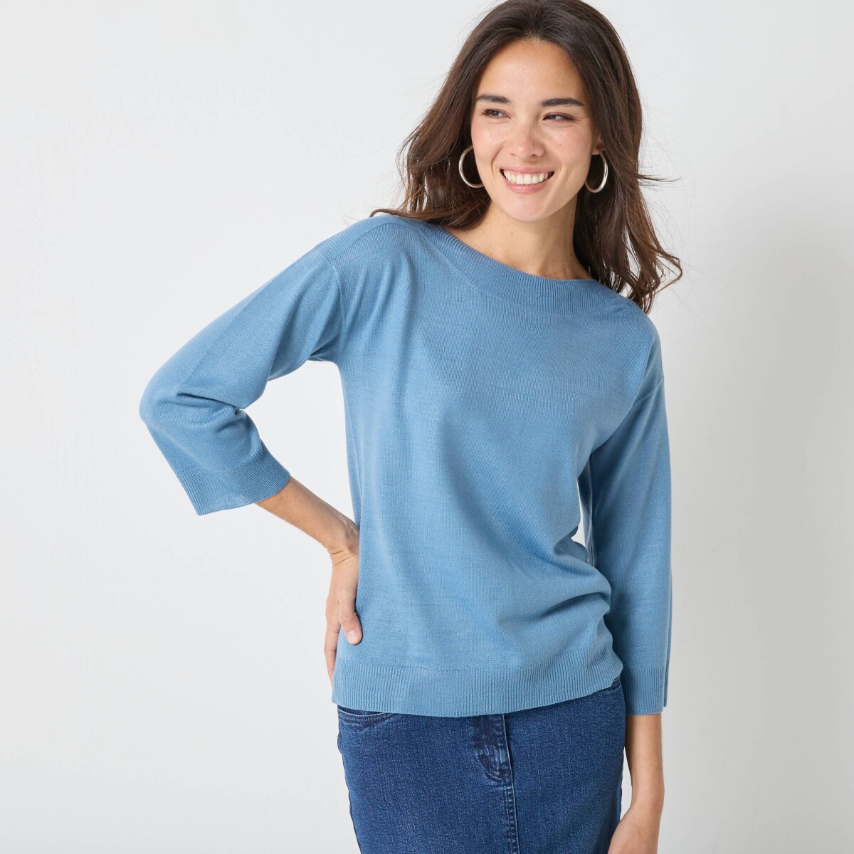 Pulóver s lodičkovým výstrihom a 7/8 rukávmi