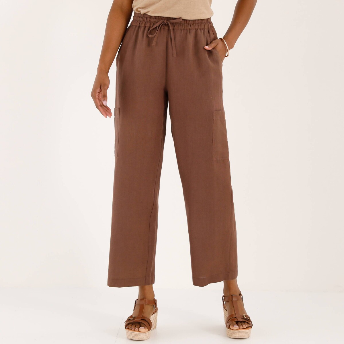 Široké skrátené nohavice zo zmesi bavlny a ľanu s vreckami