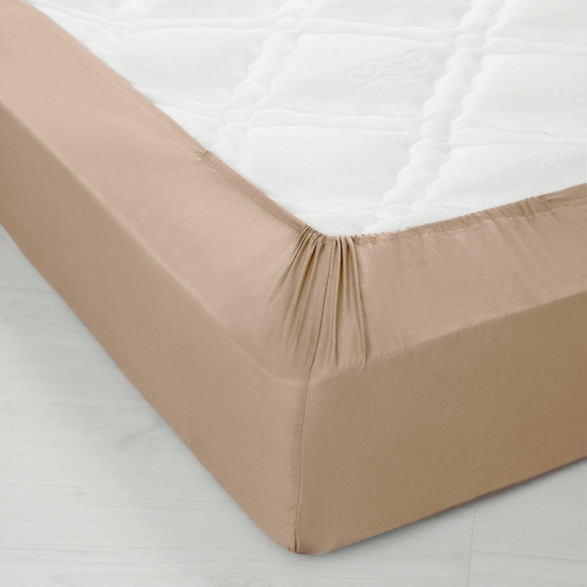 Bavlnená jednofarebná napínacia plachta zn. Colombine® s hĺbkou rohov 32 cm