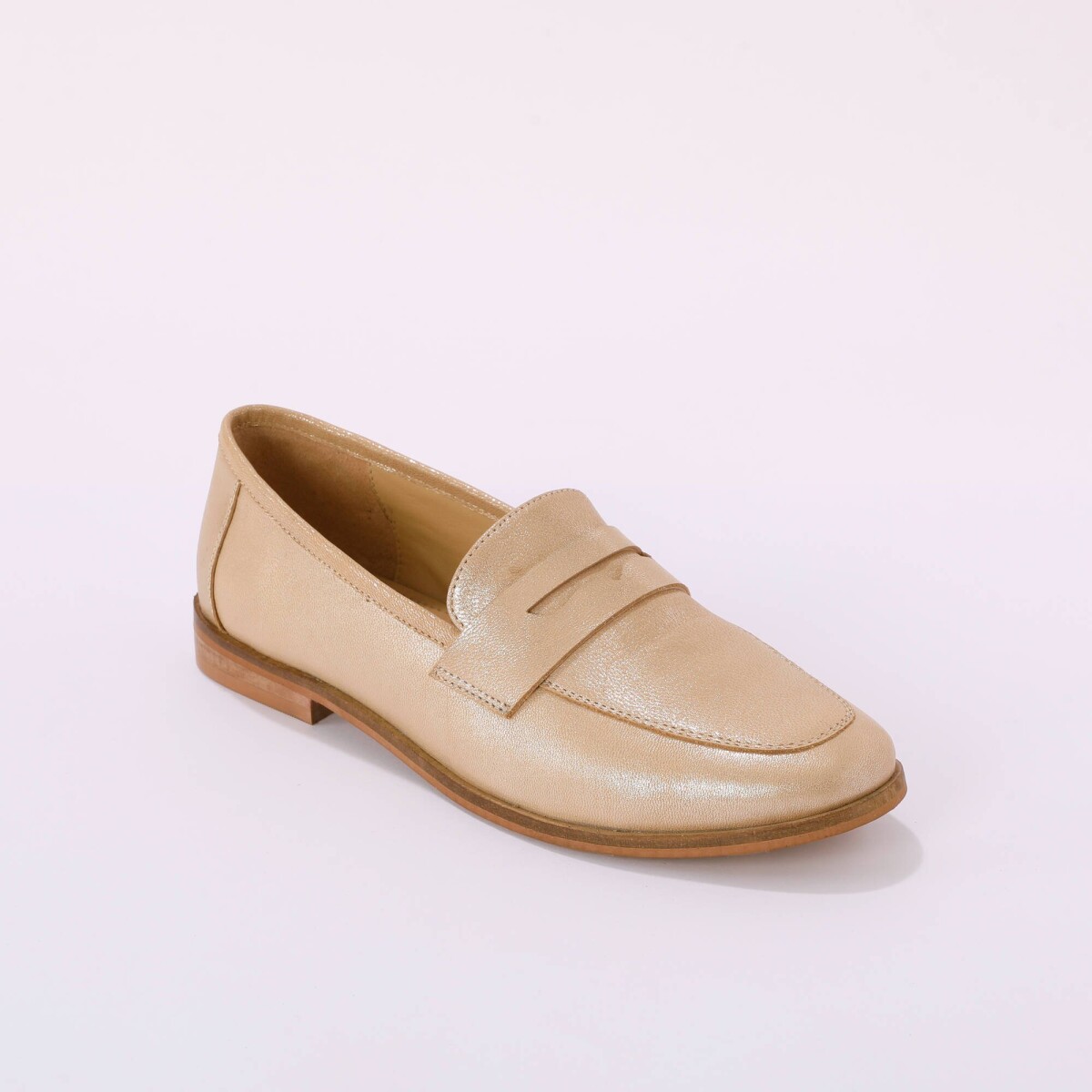 Kožené zlaté mokasíny