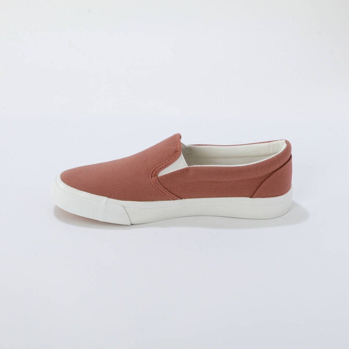 Plátené slip on tenisky