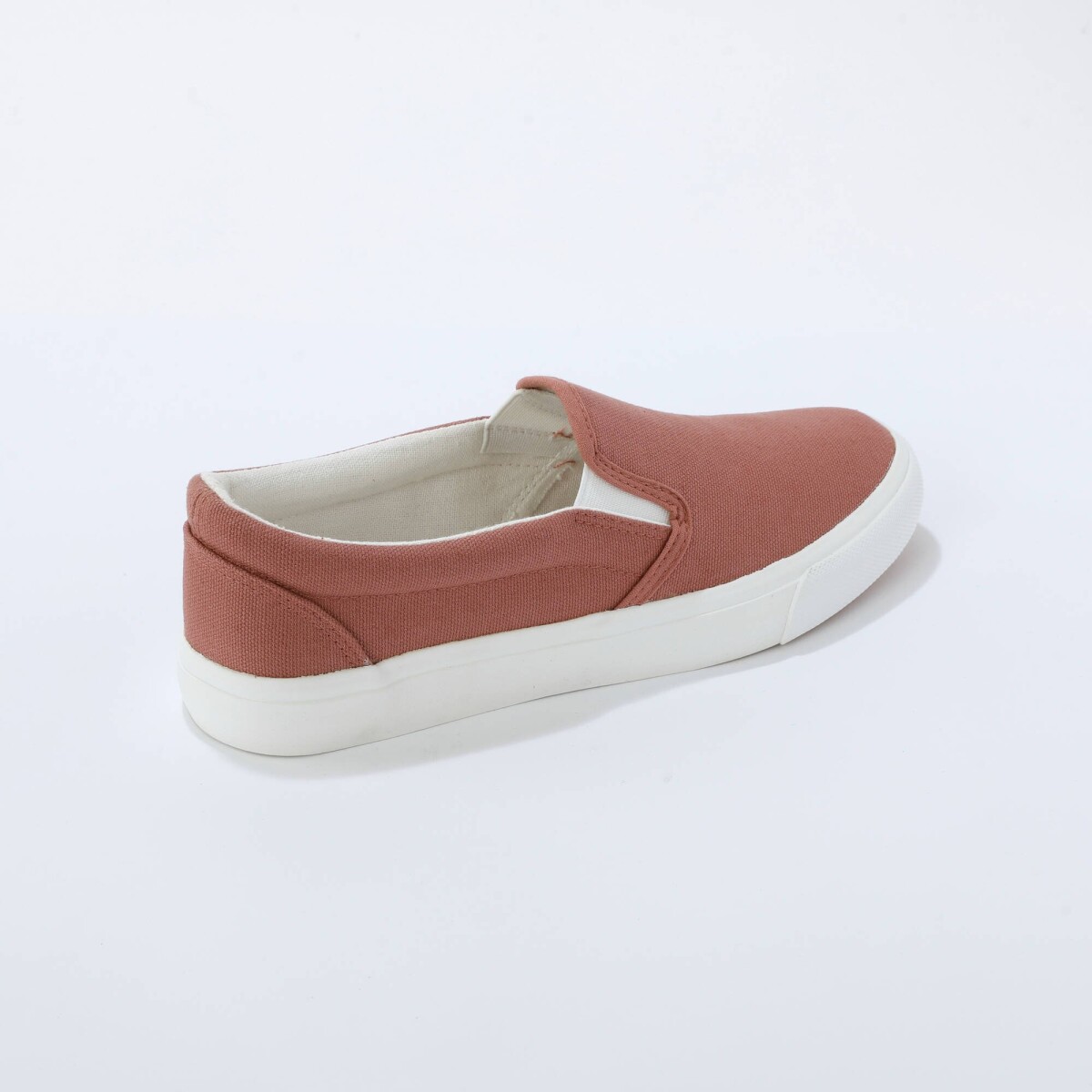 Plátené slip on tenisky