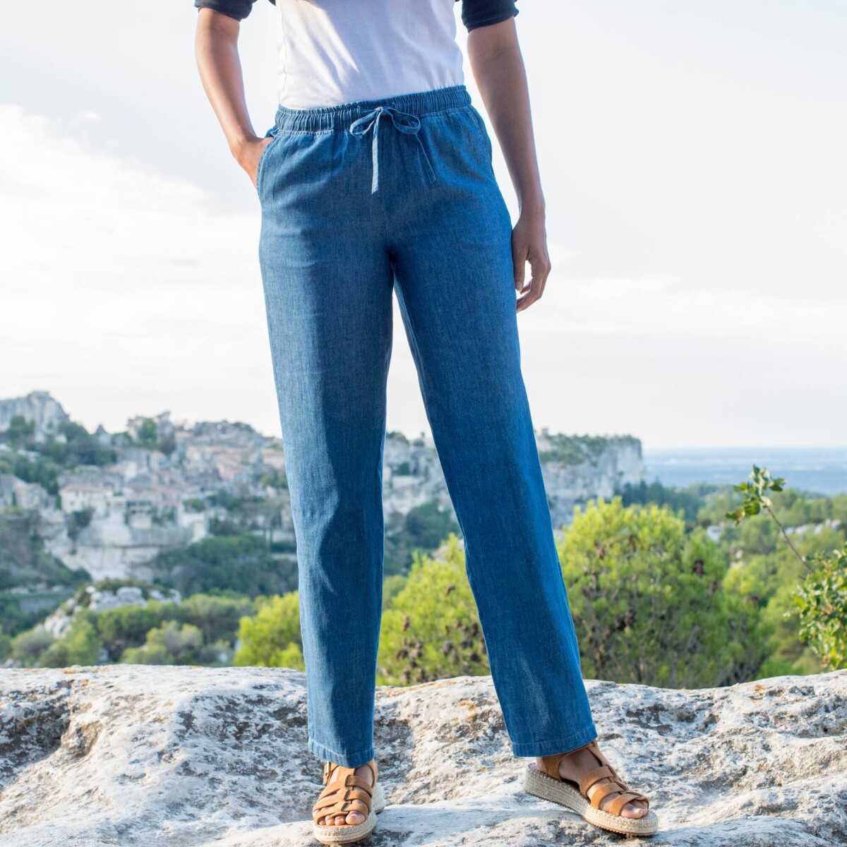 Rovné denimové nohavice s pružným pásom