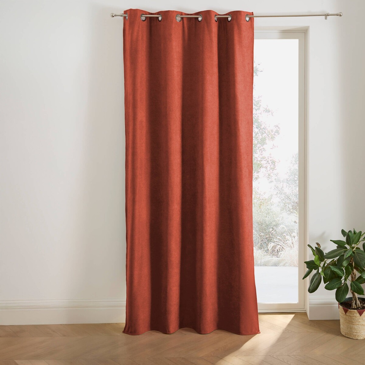 Zatemňovací a izolačný záves s kovovými očkami