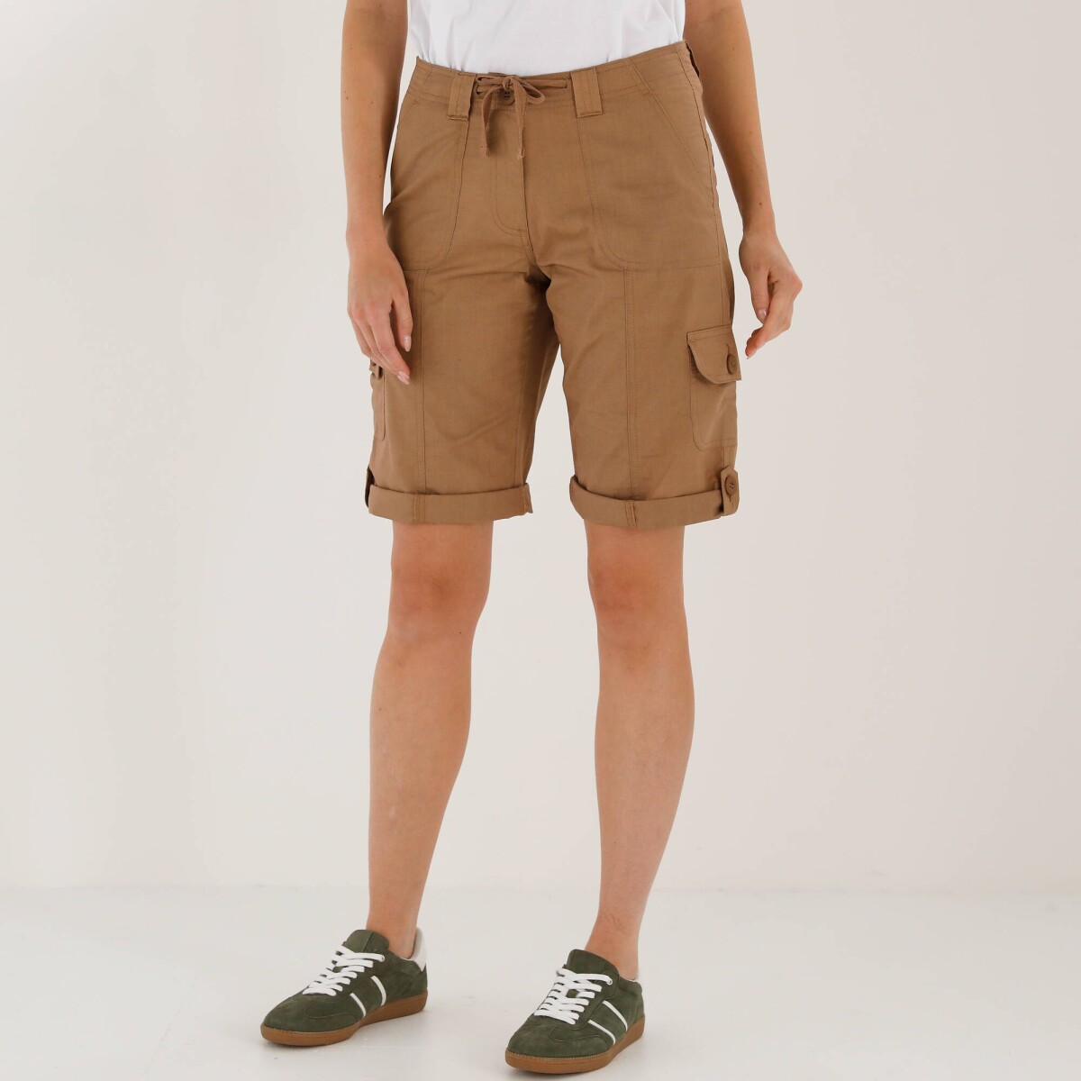 Bermudy s vreckami a ohrnutím