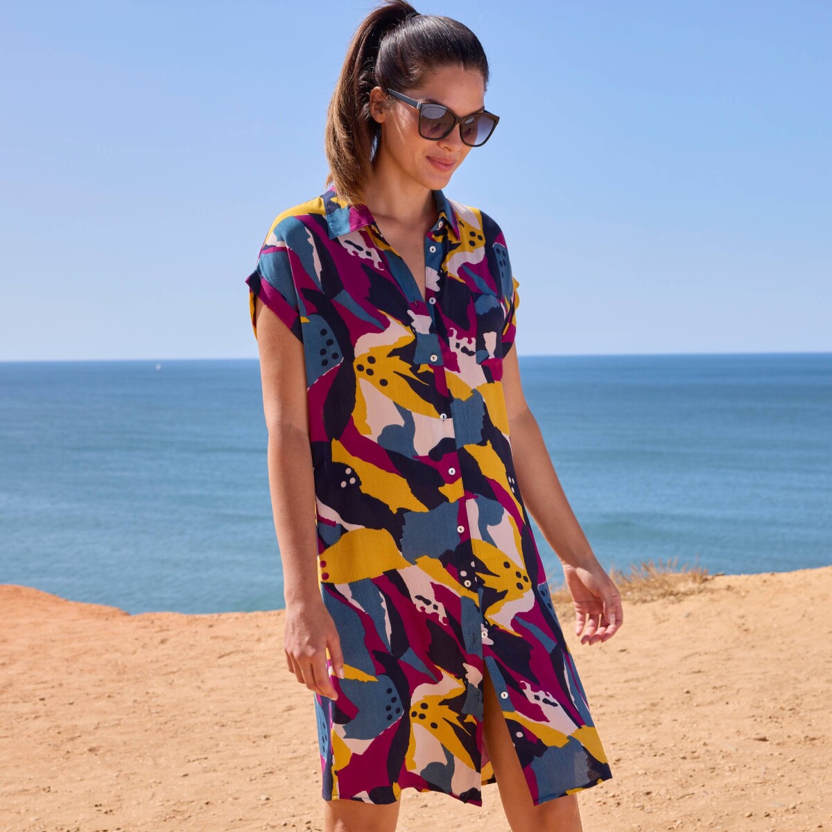 Krátke košeľové šaty s potlačou