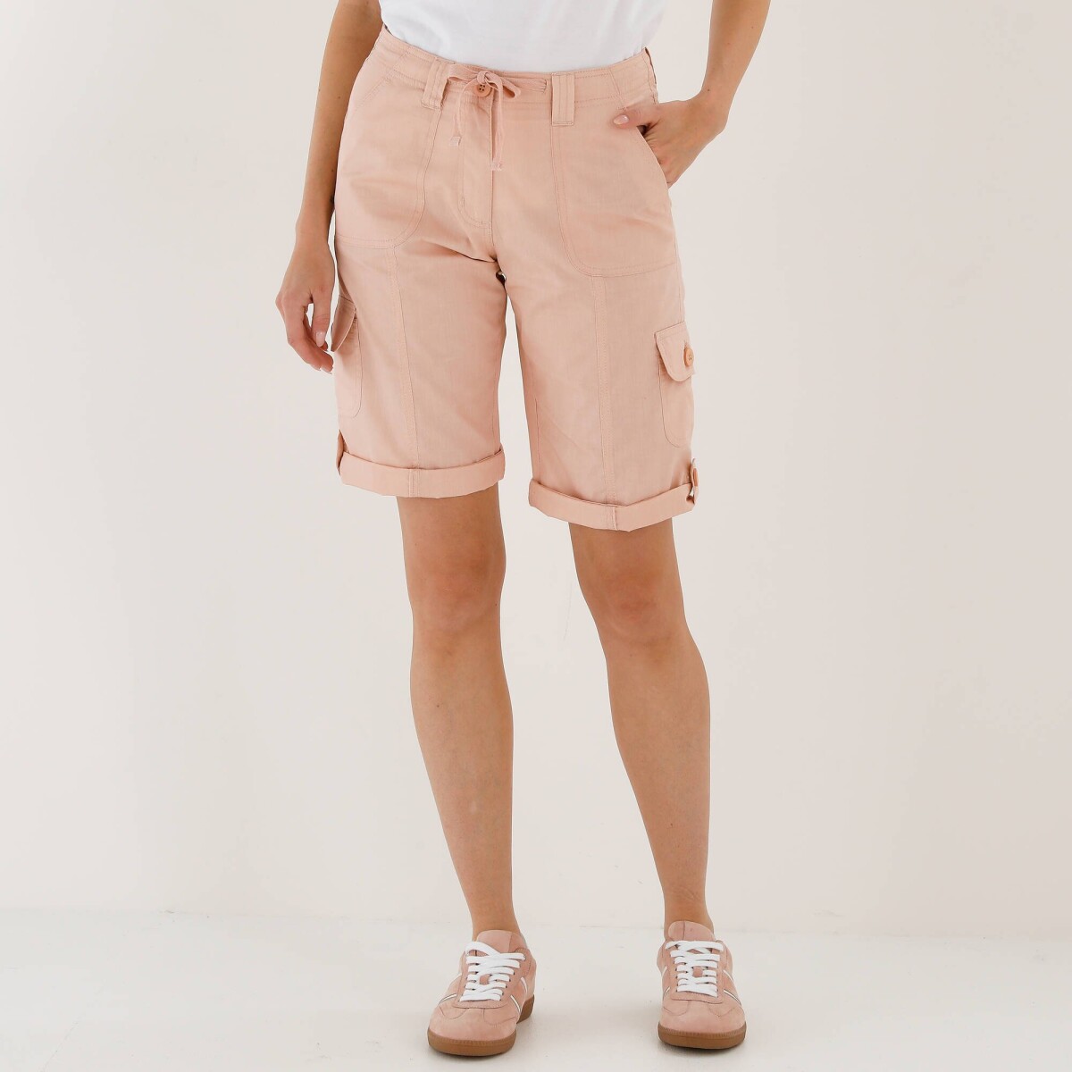 Bermudy s vreckami a ohrnutím