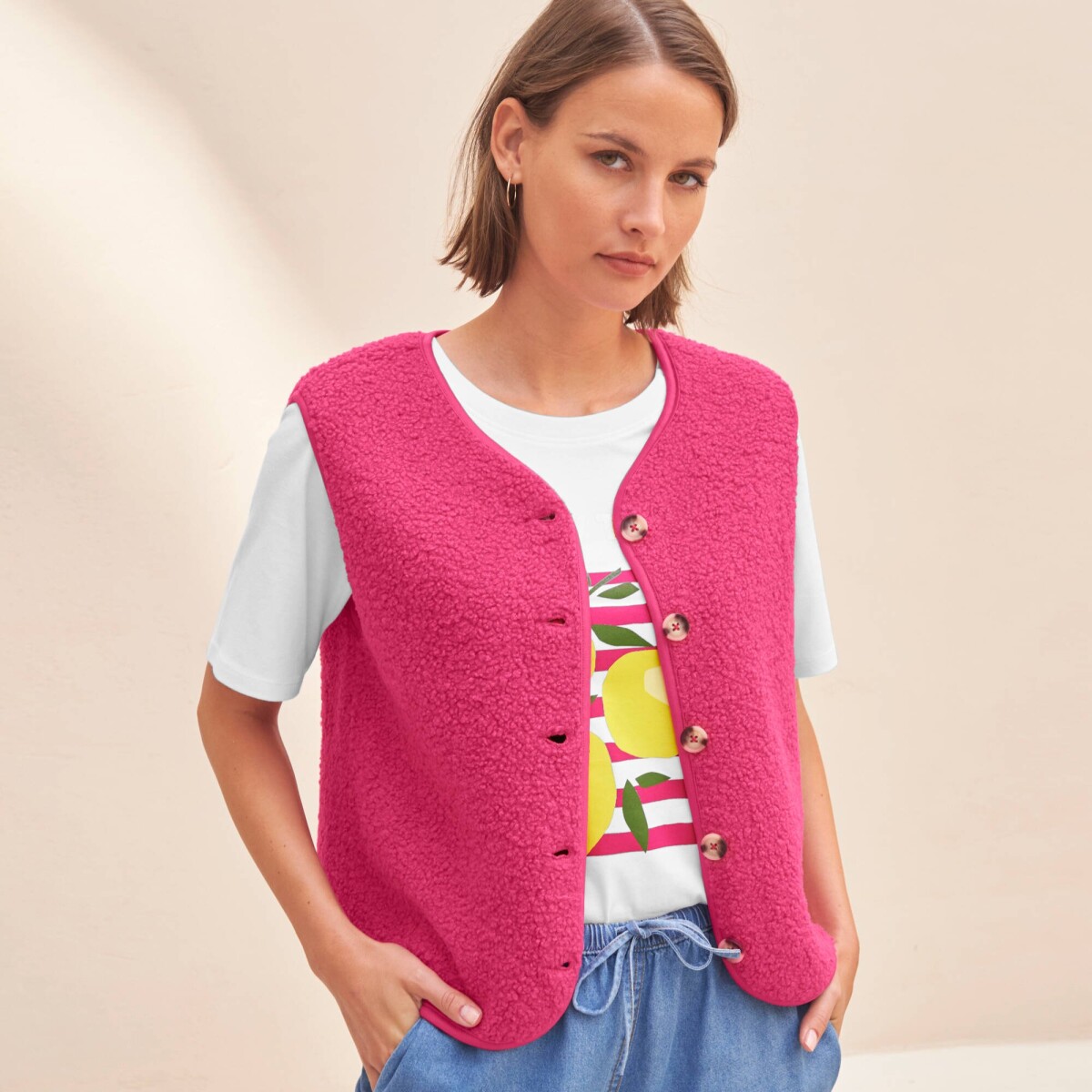 Buklé vesta na gombíky