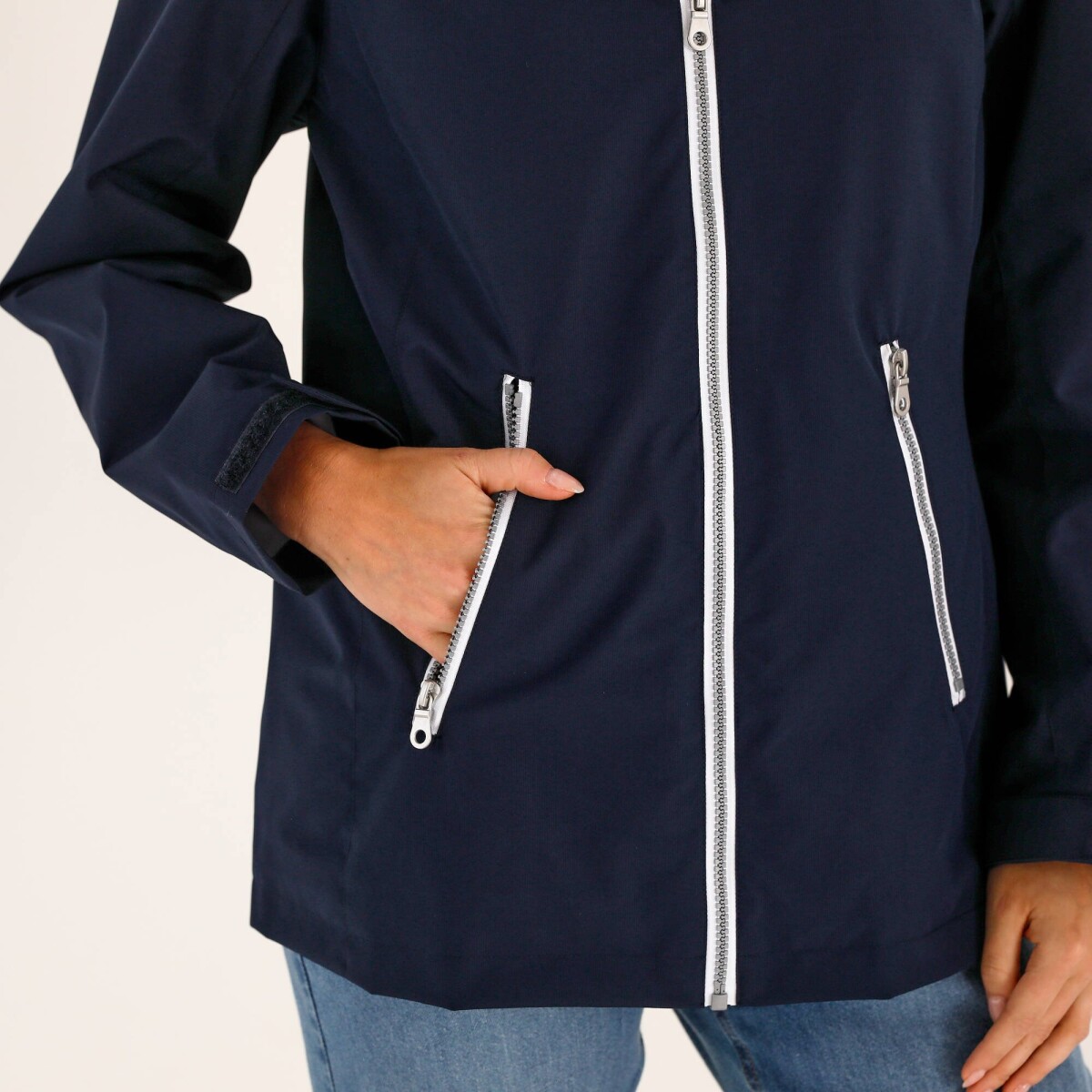Nepremokavá bunda s kapucňou, polodlhá