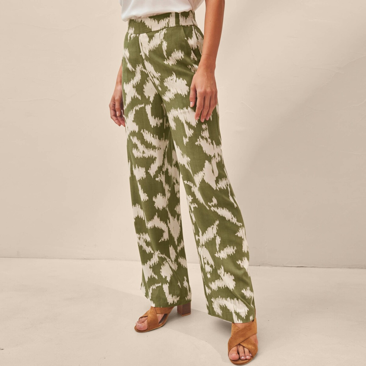 Široké nohavice s potlačou a pružným pásom