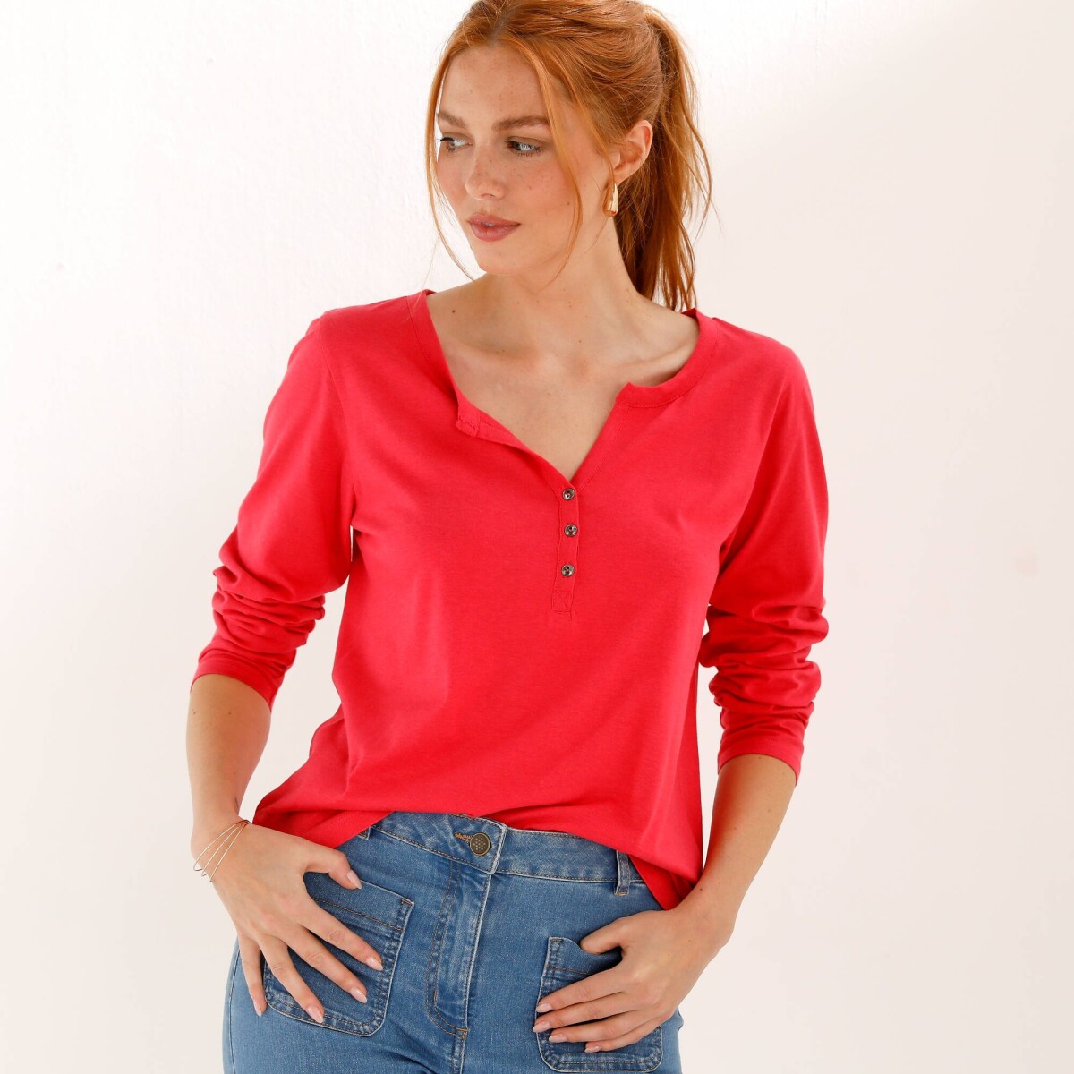 Jednofarebné tričko s výstrihom na gombíky a dlhými rukávmi