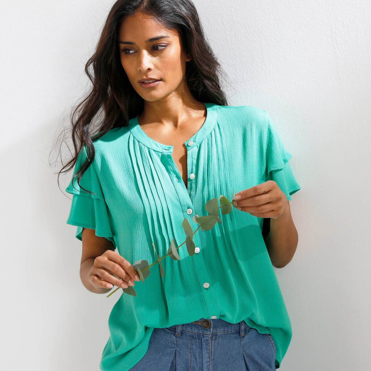 Blúzka so záševkami a krátkymi rukávmi