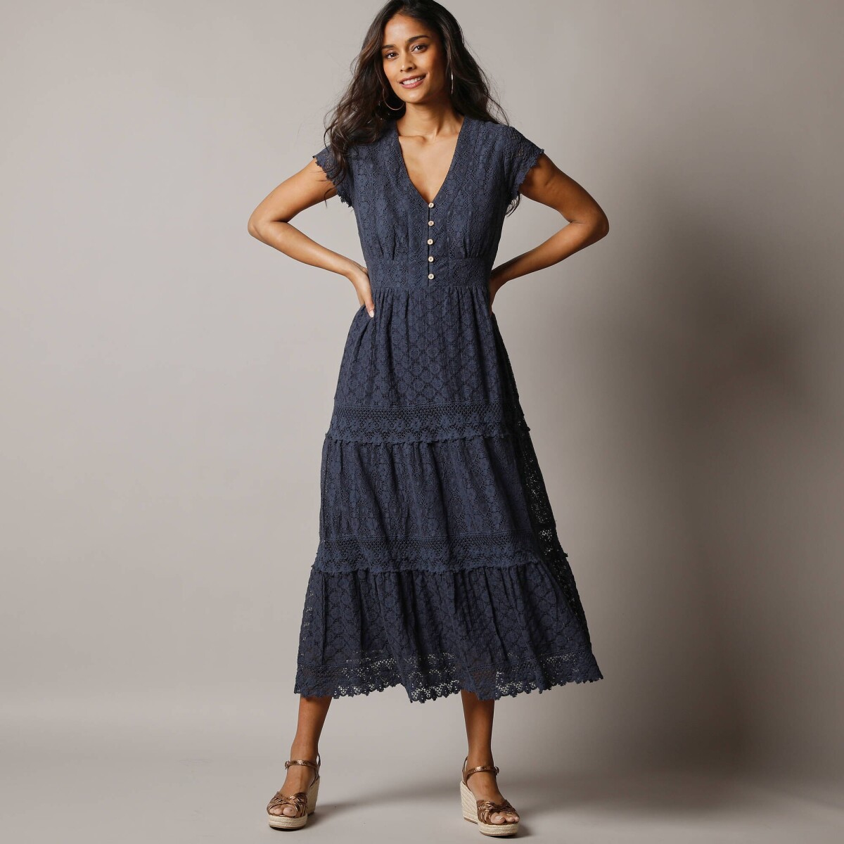 Dlhé čipkované šaty s macramé