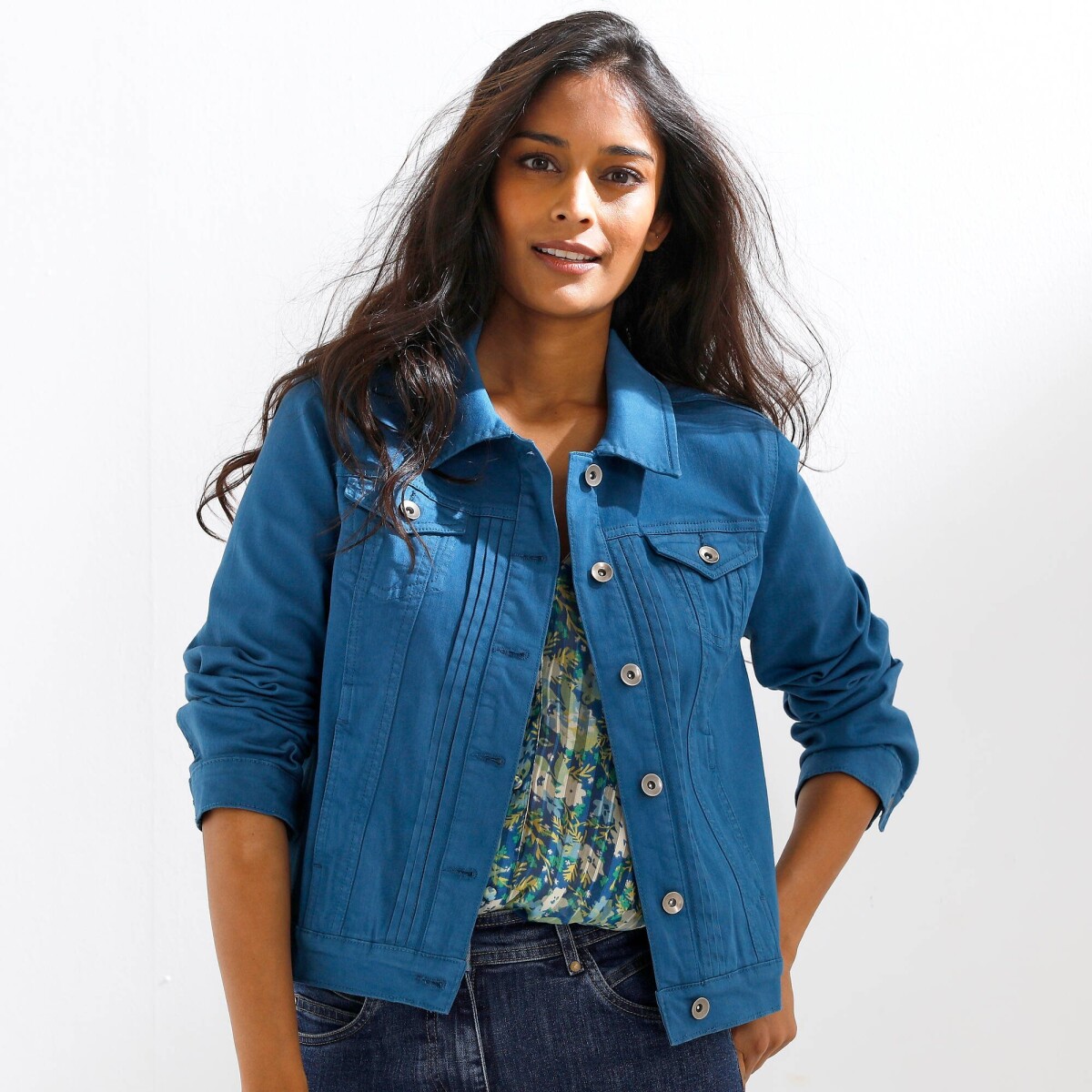 Bunda na gombíky so skladmi