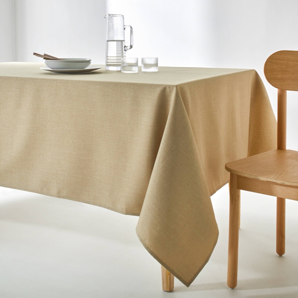 Față de masă cu efect pătat