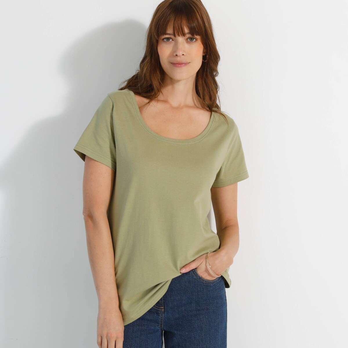 Jednofarebné tričko s krátkymi rukávmi