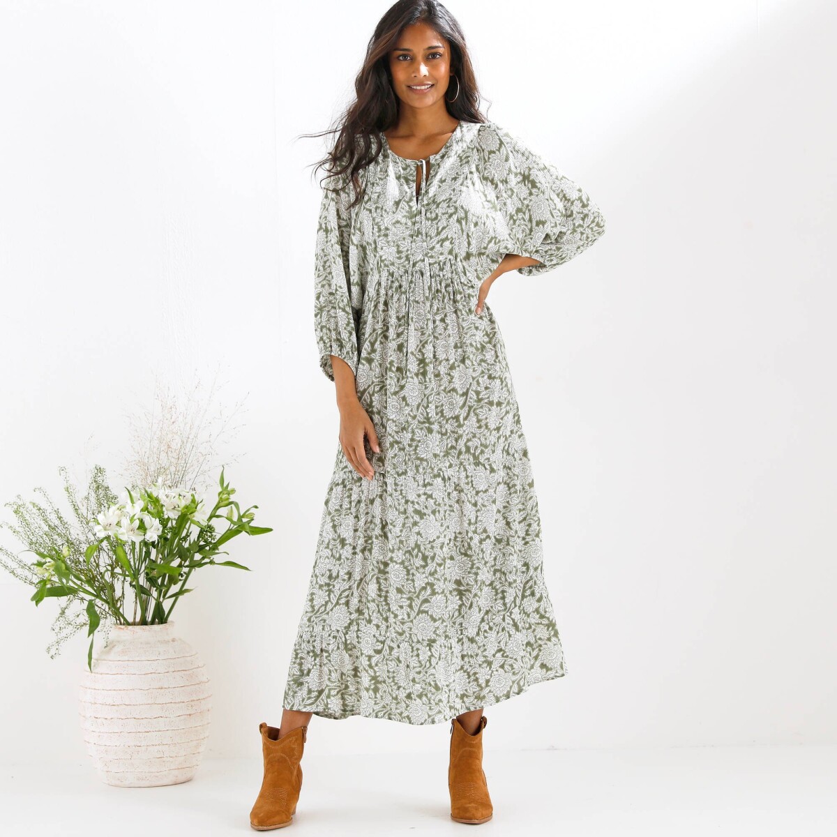 Dlhé krepónové rozšírené šaty s potlačou