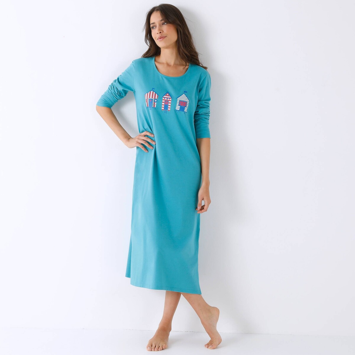 Dlhá nočná košeľa s potlačou plážovej kabínky
