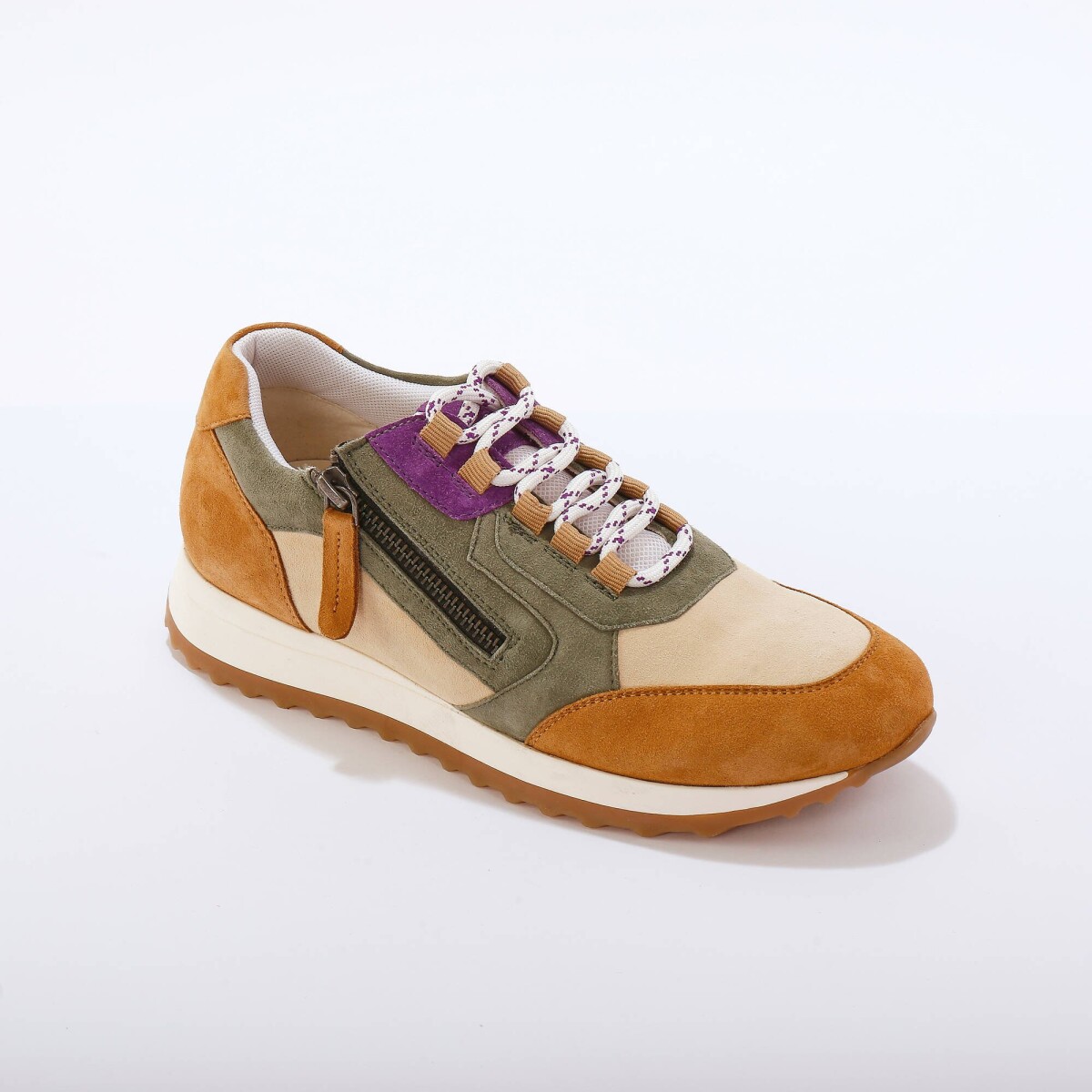 Kožené tenisky s kontrastnými
		časťami, na zips a šnúrky