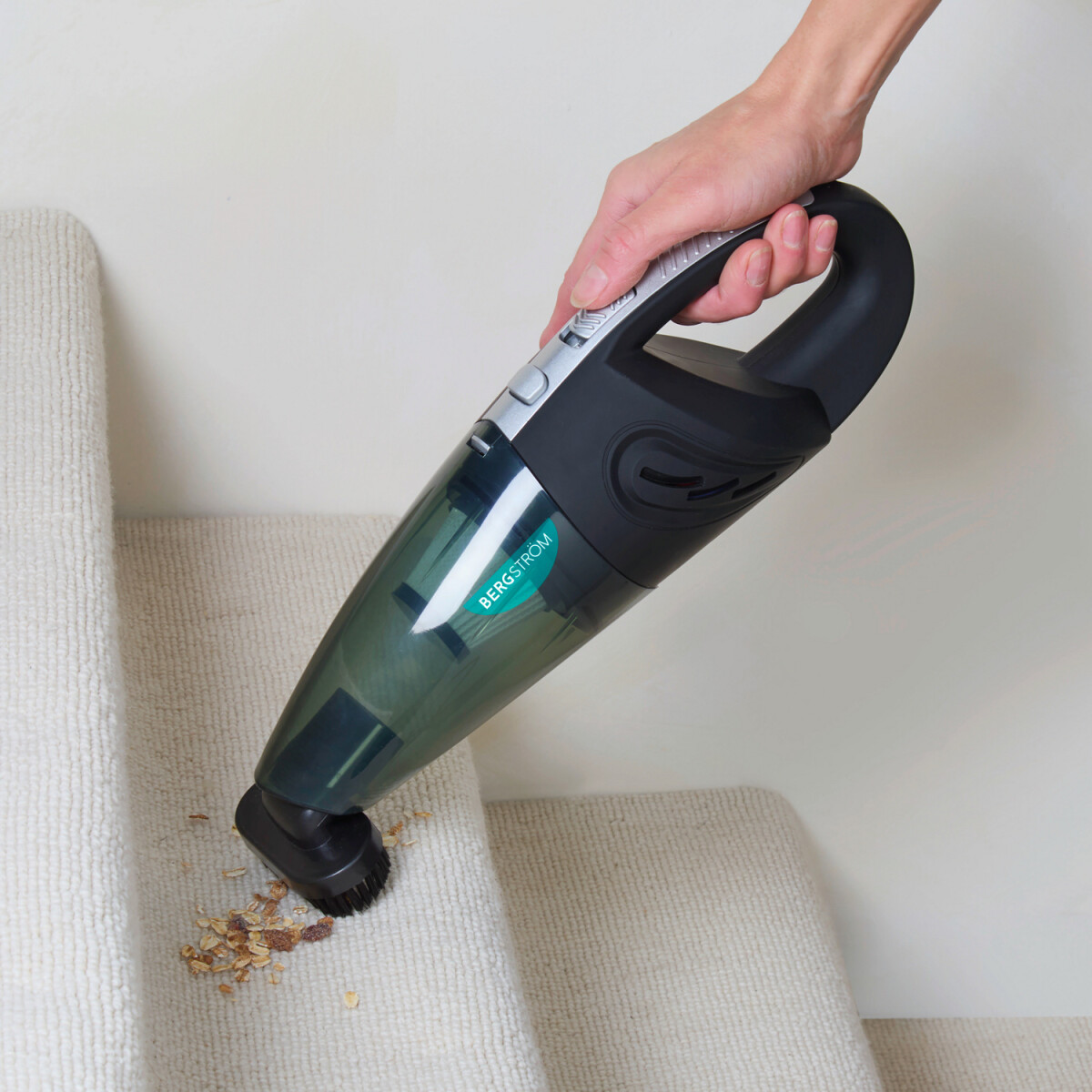 Ručný vysávač na mokré a suché vysávanie