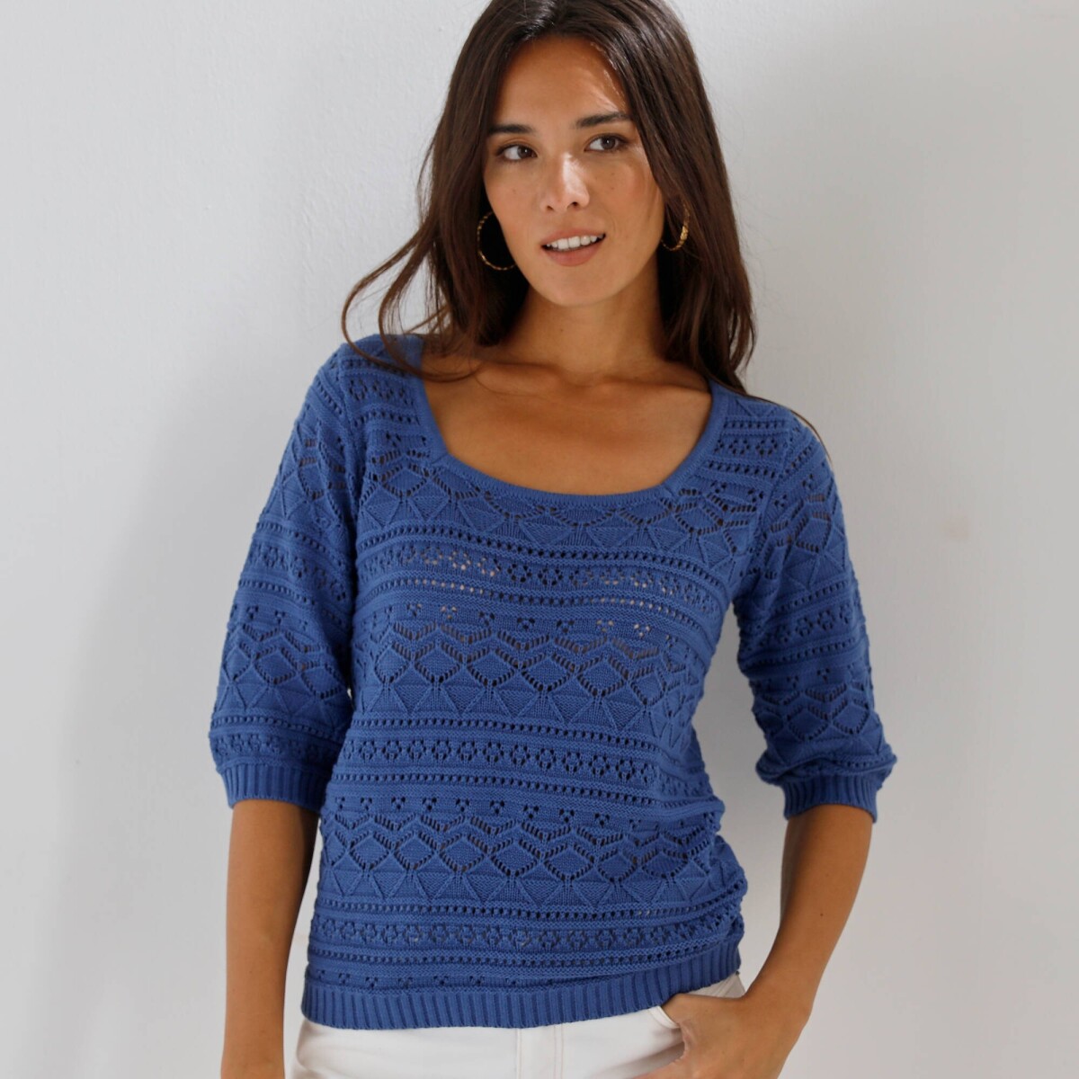 Ažúrový jednofarebný pulóver s rukávmi po lakte