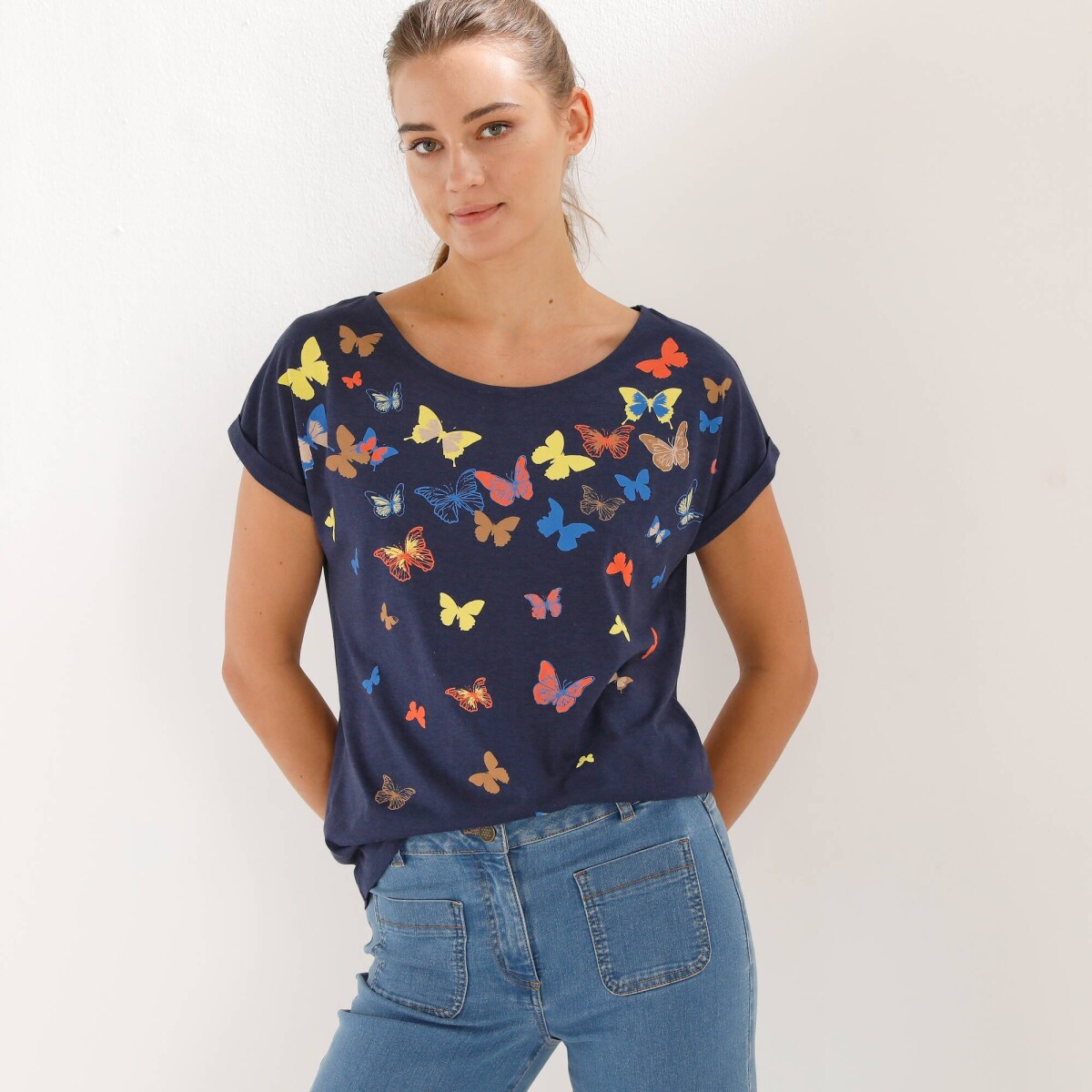 Rovné tričko s okrúhlym výstrihom a potlačou motýľov