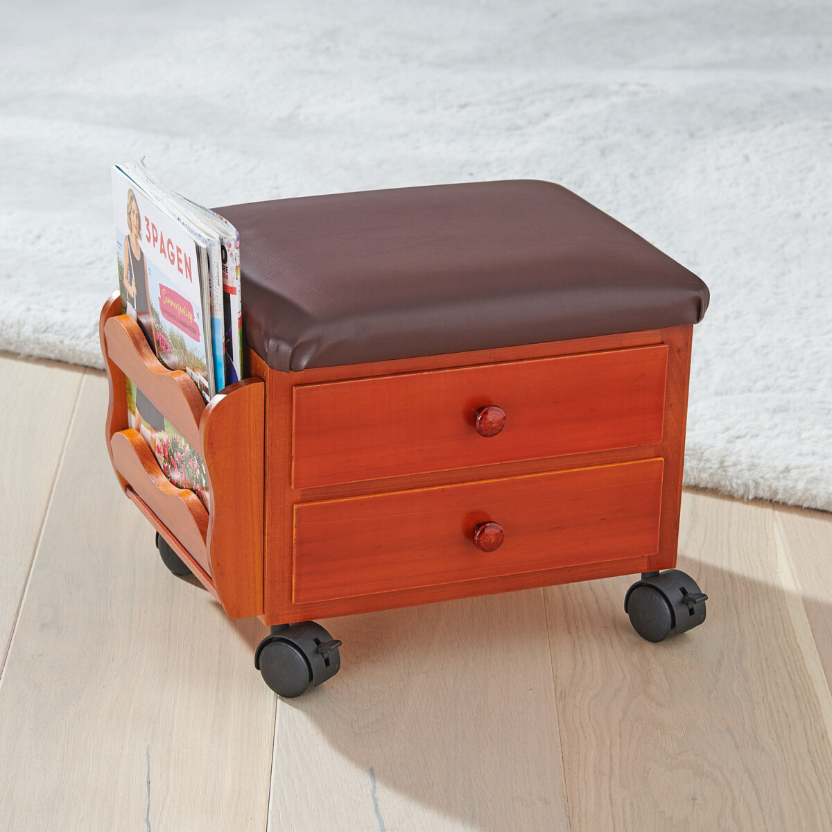 Taburet s úložným priestorom