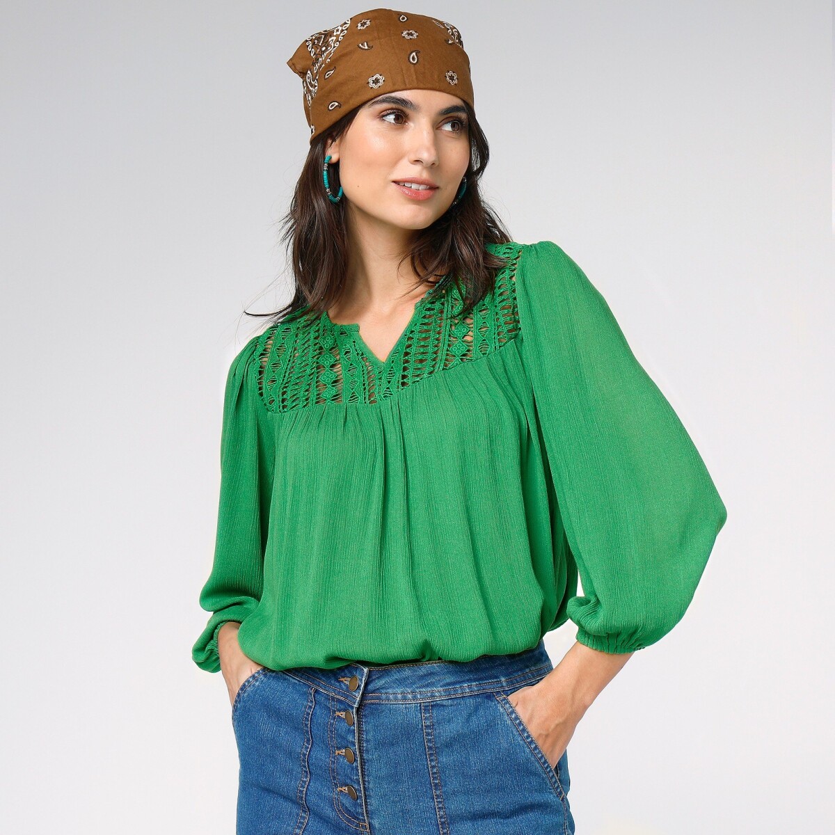 Krepónová jednofarebná blúzka s macramé a 3/4 rukávmi