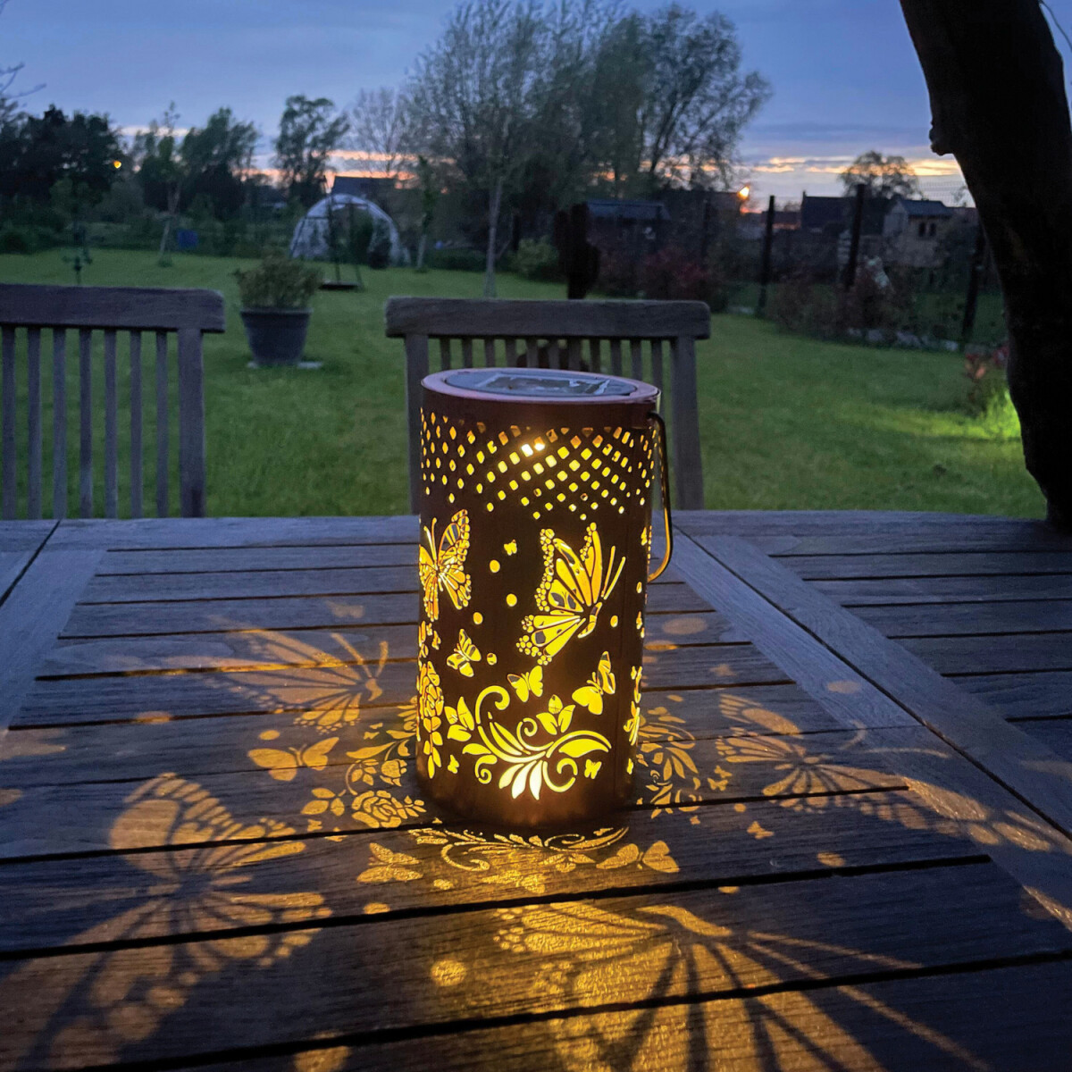 Solárna lampa Zlatí motýle