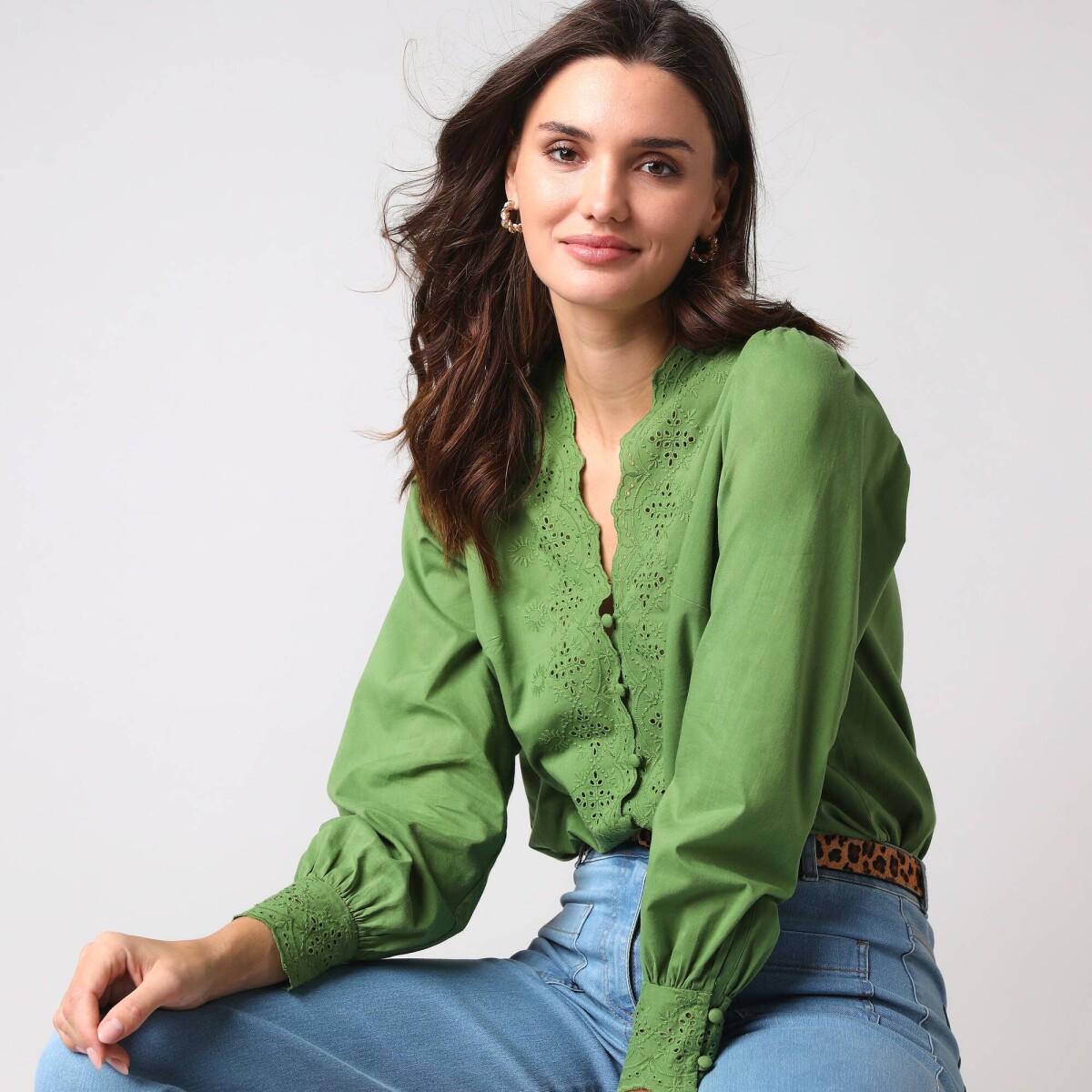 Blúzka s madeirovou výšivkou