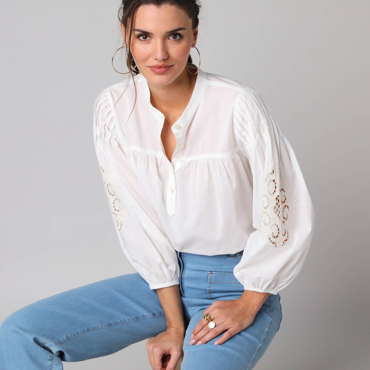 Blúzka so 7/8 rukávmi a výšivkou