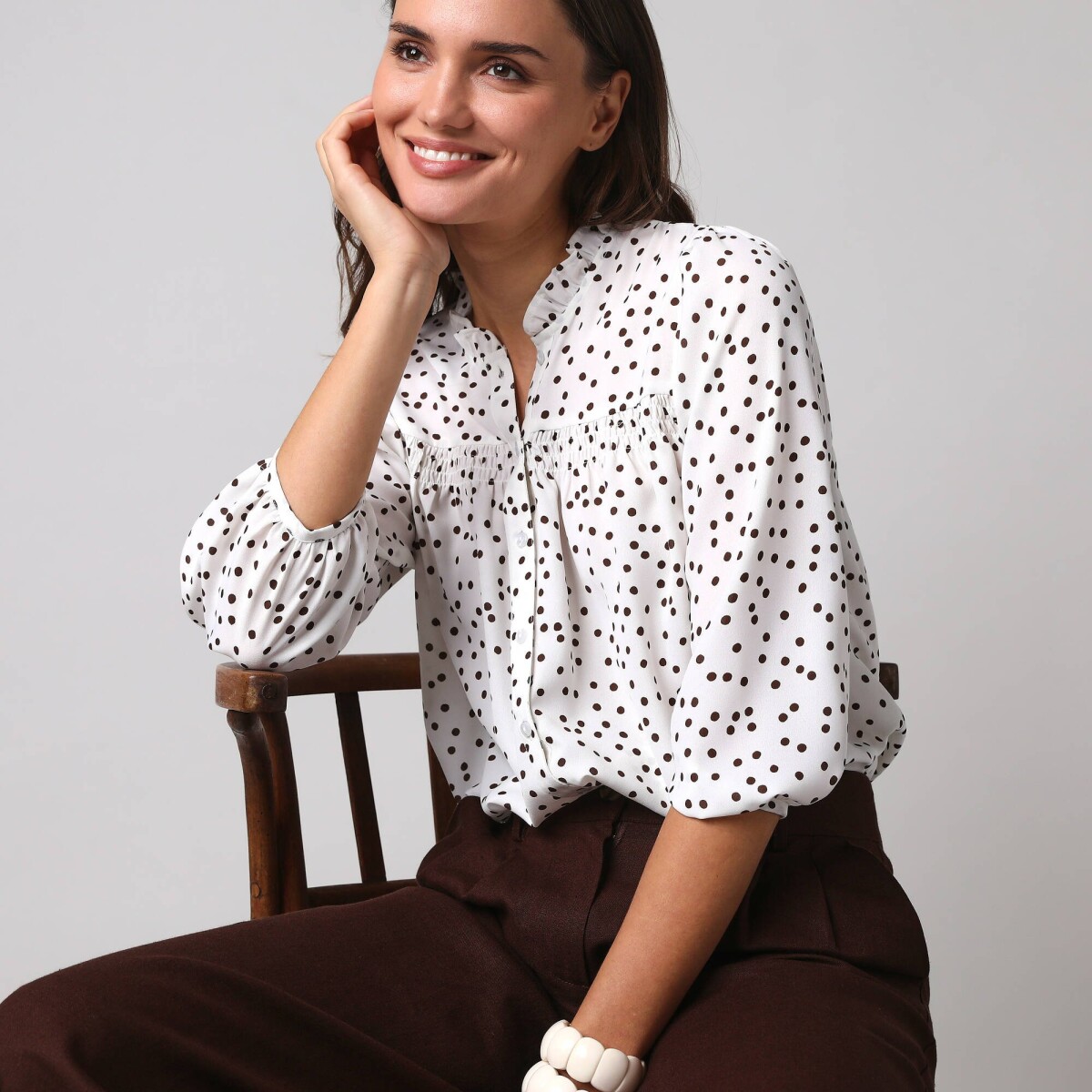 Košeľová blúzka so žabkovaním