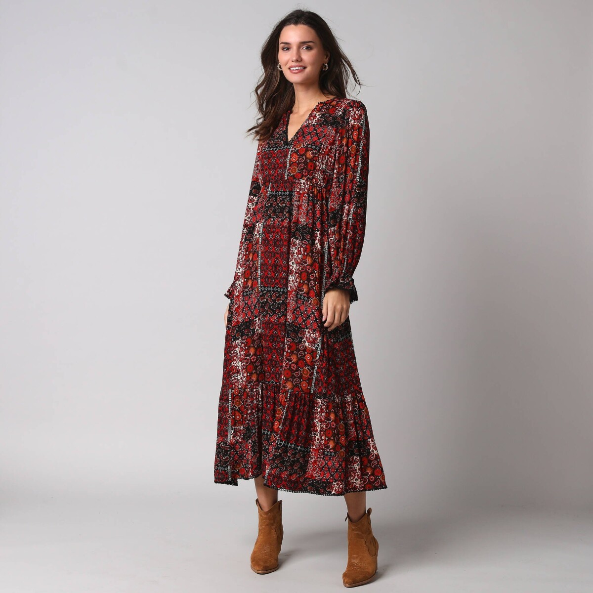 Dlhé šaty s patchwork boho potlačou