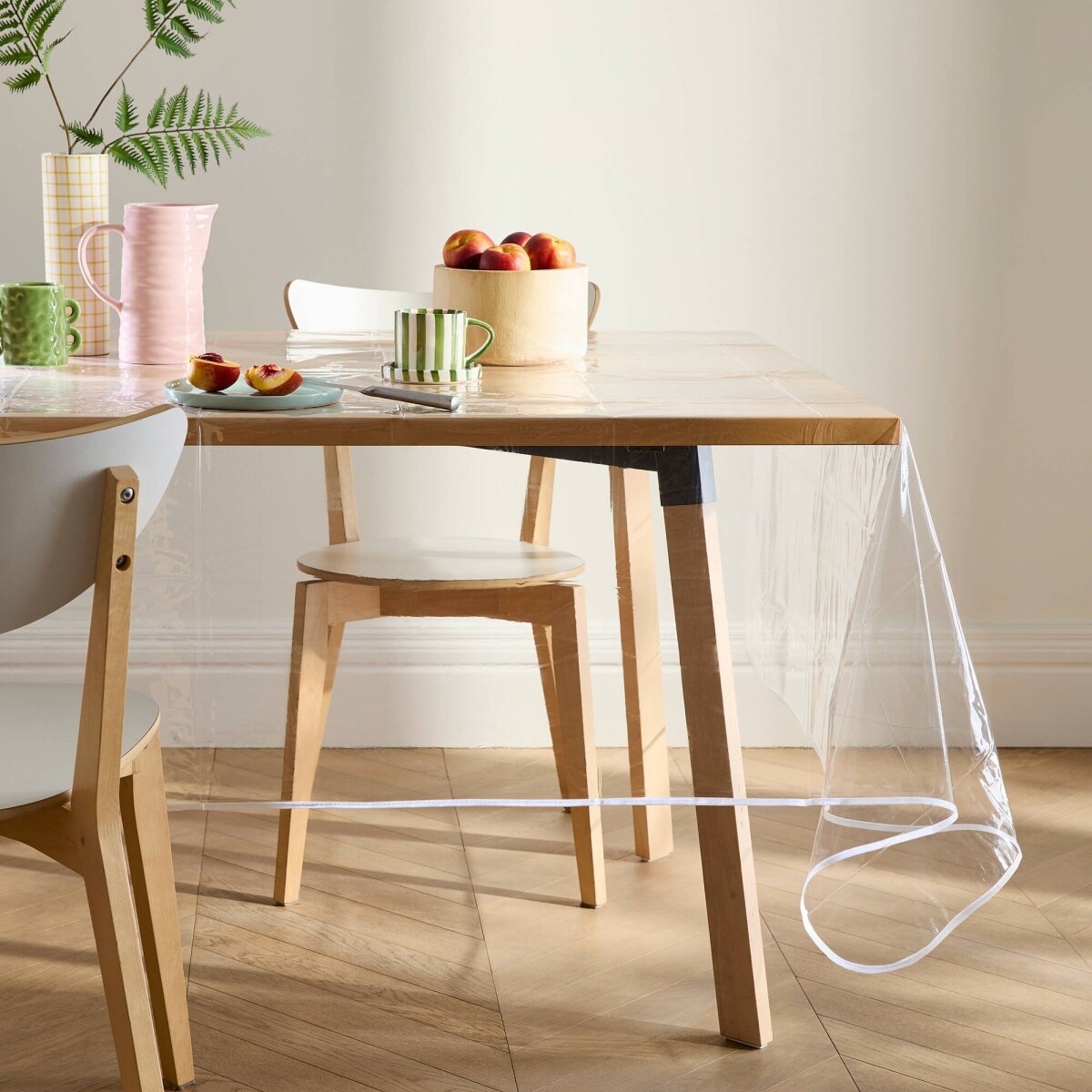 Priehľadný voskovaný obrus