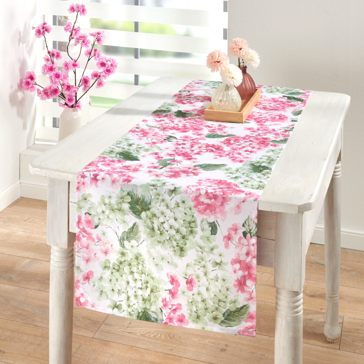 Față de masă cu flori