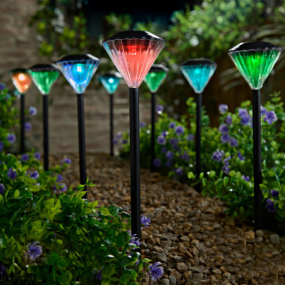 8 solárnych lampášov Diamant