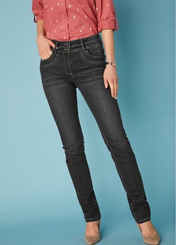 Rovné strečové džínsy so zapraným vzhľadom