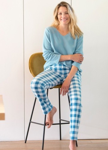 Fleecové pyžamo s kostkovanými kalhotami