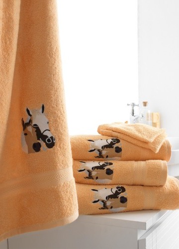 Froté kúpeľňový textil s výšivkou koní