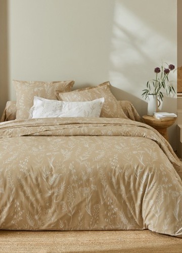 Bavlnená posteľná bielizeň Alessia zn. Colombine s potlačou kvetín