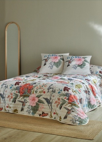 Prošívaný přehoz na postel s potiskem květin
