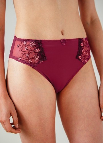 Klasické nohavičky „Caminata“ zn. Confidence Lingerie® z mikrovlákna s výšivkou