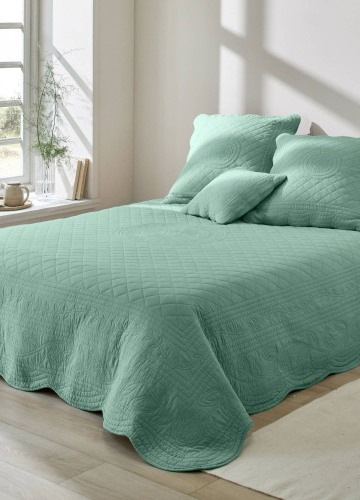Jednofarebná prikrývka na posteľ Cassandre
