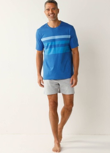 Pyžamo se šortkami a středovými pruhy