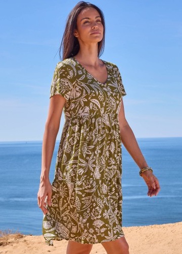 Krátke krepónové šaty s potlačou a výstrihom do V