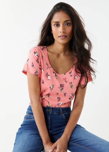 Tričko s krátkými rukávy a potiskem květin