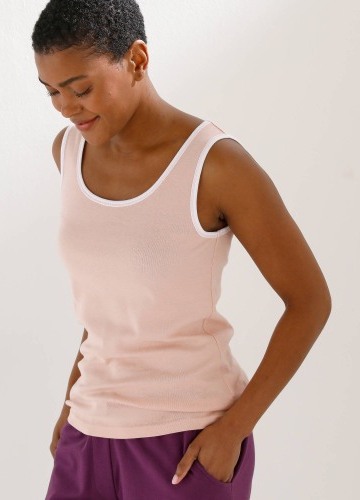 Top se širokými ramínky a kontrastním lemováním