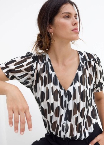 Voálová halenka na knoflíčky s potiskem