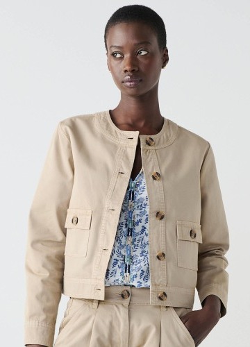 Krátka keprová bunda na gombíky